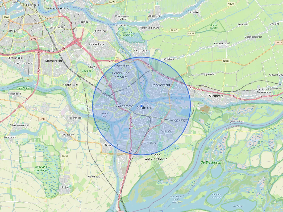 Kaart van het werkgebied rond Dordrecht: binnen de blauwe cirkel geldt het standaardtarief zonder meerprijs.